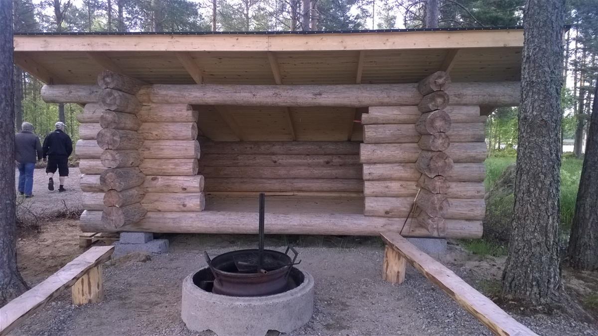 Lossisaaren laavu 2014.jpg